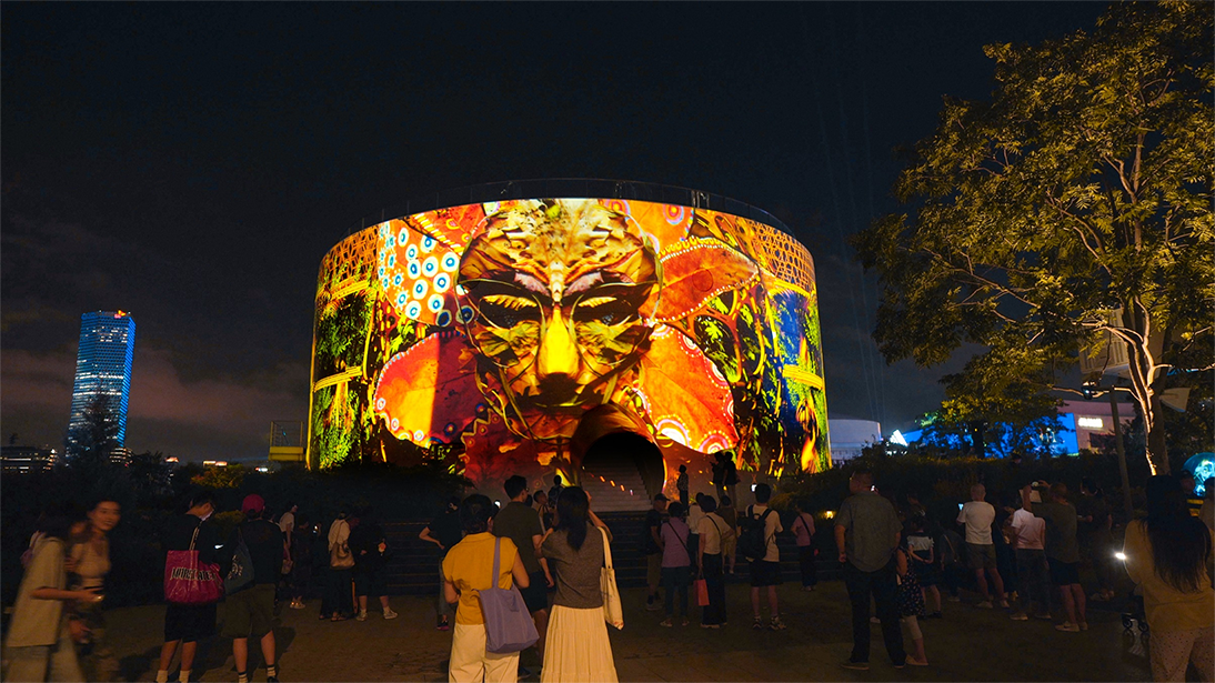 上海西岸油罐艺术中心灯光投影广告